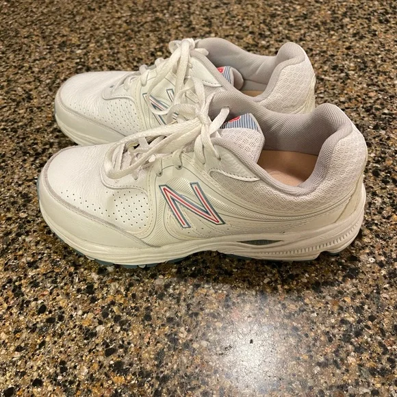 New Balance White leather sneakers. Size 8.5. - Picture 3 of 5